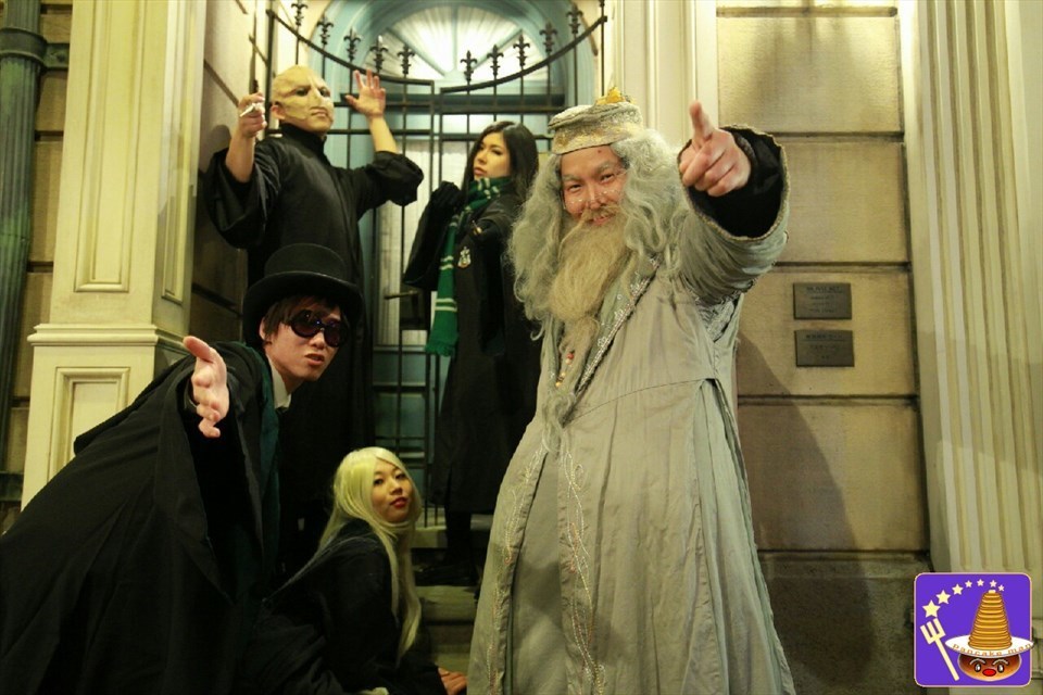 2016/1/1 2:00 AM meetup... at the USJ Wizarding World with my Harriotta friends. Pancake Man Dumbledore.