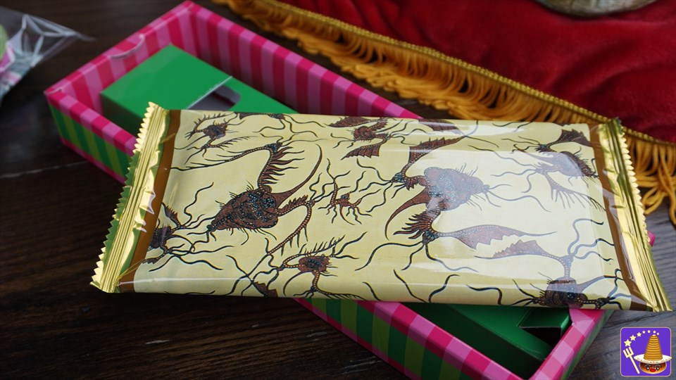 ハニーデュークスのルーピン先生の板チョコレート　包装紙も映画のチョコ　USJ　ハリー・ポッター　エリア