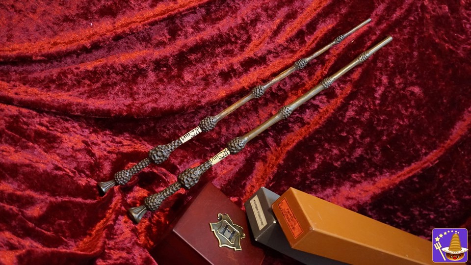 新しいマジカルワンド（魔法の杖）と通常のキャラクター　ワンド（杖）どちらもダンブルドアの杖 ユニバ　ハリー・ポッター
