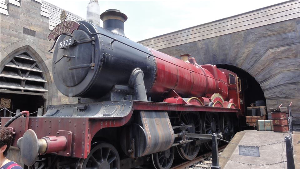 Hogwarts Express USJ 'Harry Potter Area' Photo with conductor (free of charge)