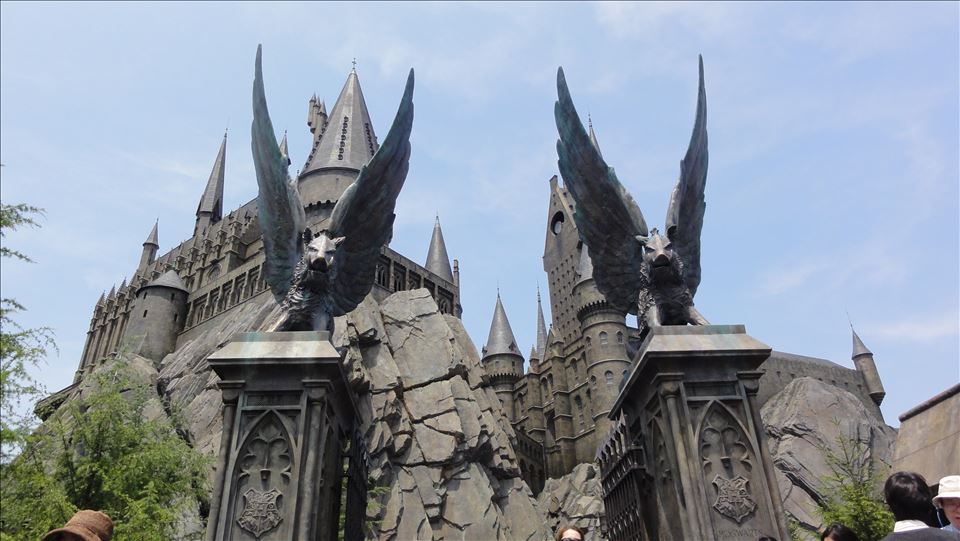 Hogwarts Castle School gate USJ Harry Potter area